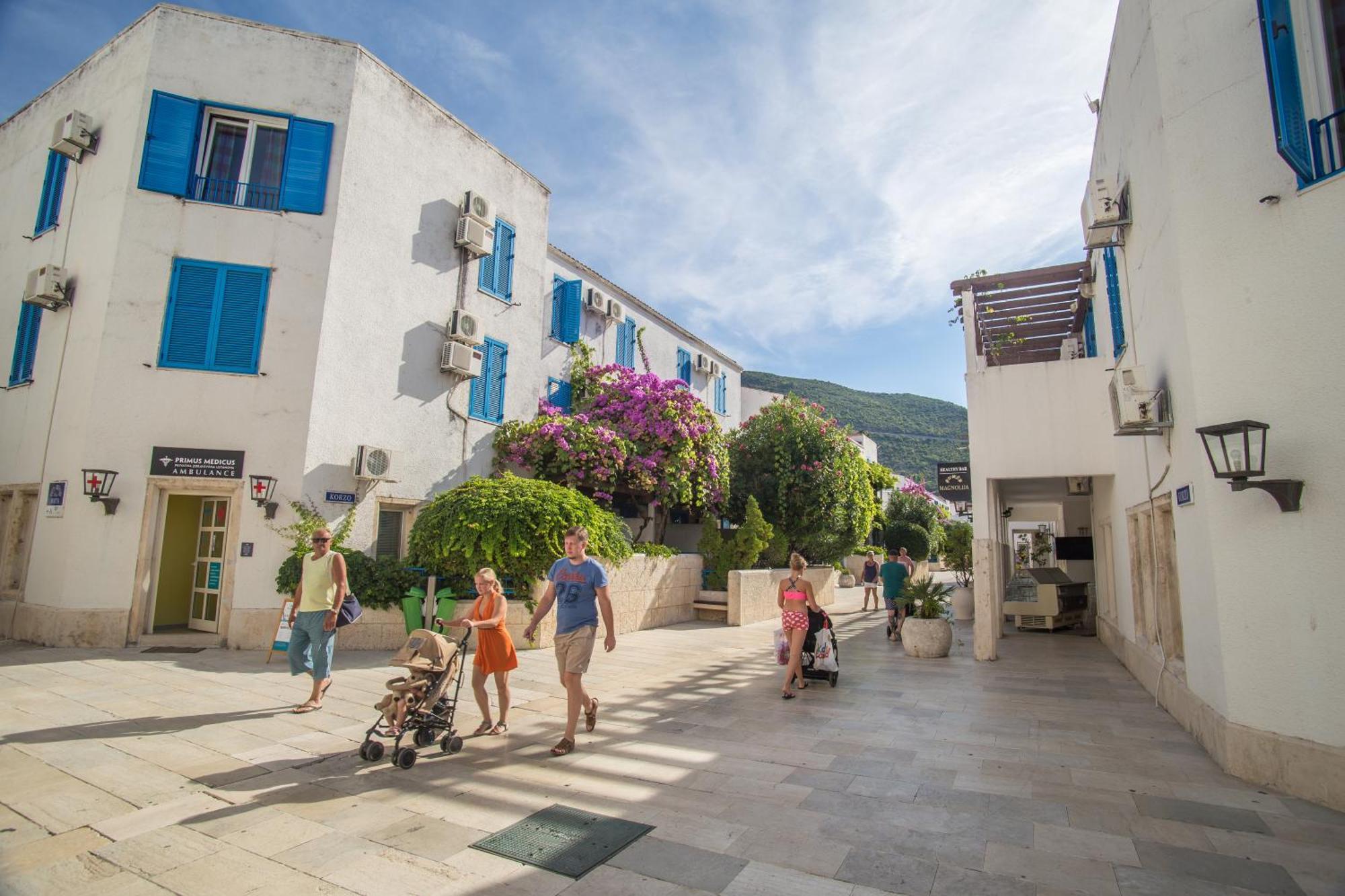 Hotel Slovenska Plaza Lux Budva Kültér fotó