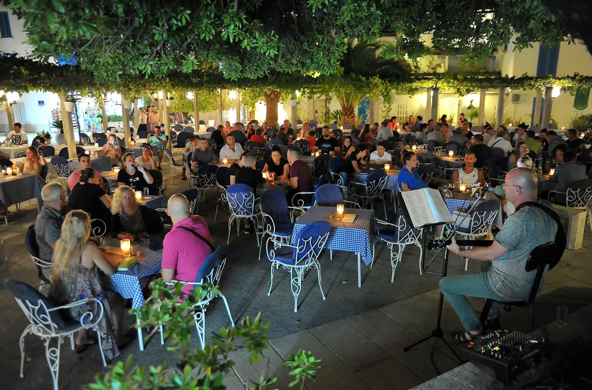 Hotel Slovenska Plaza Lux Budva Kültér fotó