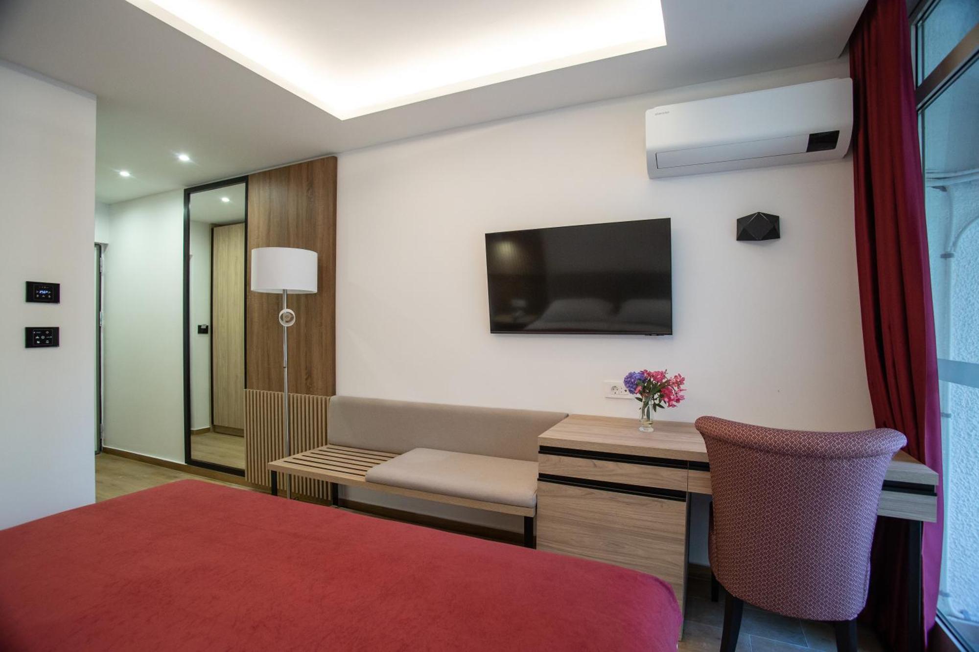 Hotel Slovenska Plaza Lux Budva Kültér fotó