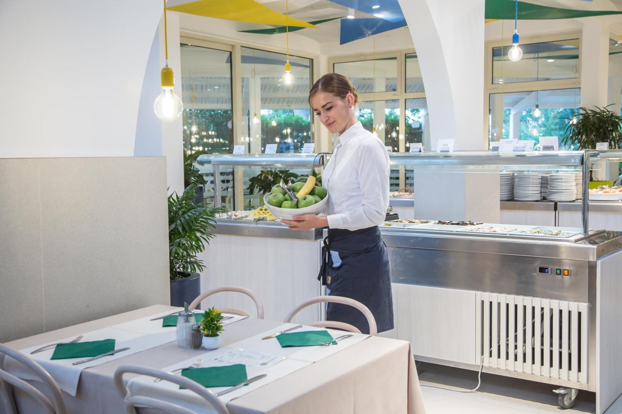 Hotel Slovenska Plaza Lux Budva Kültér fotó