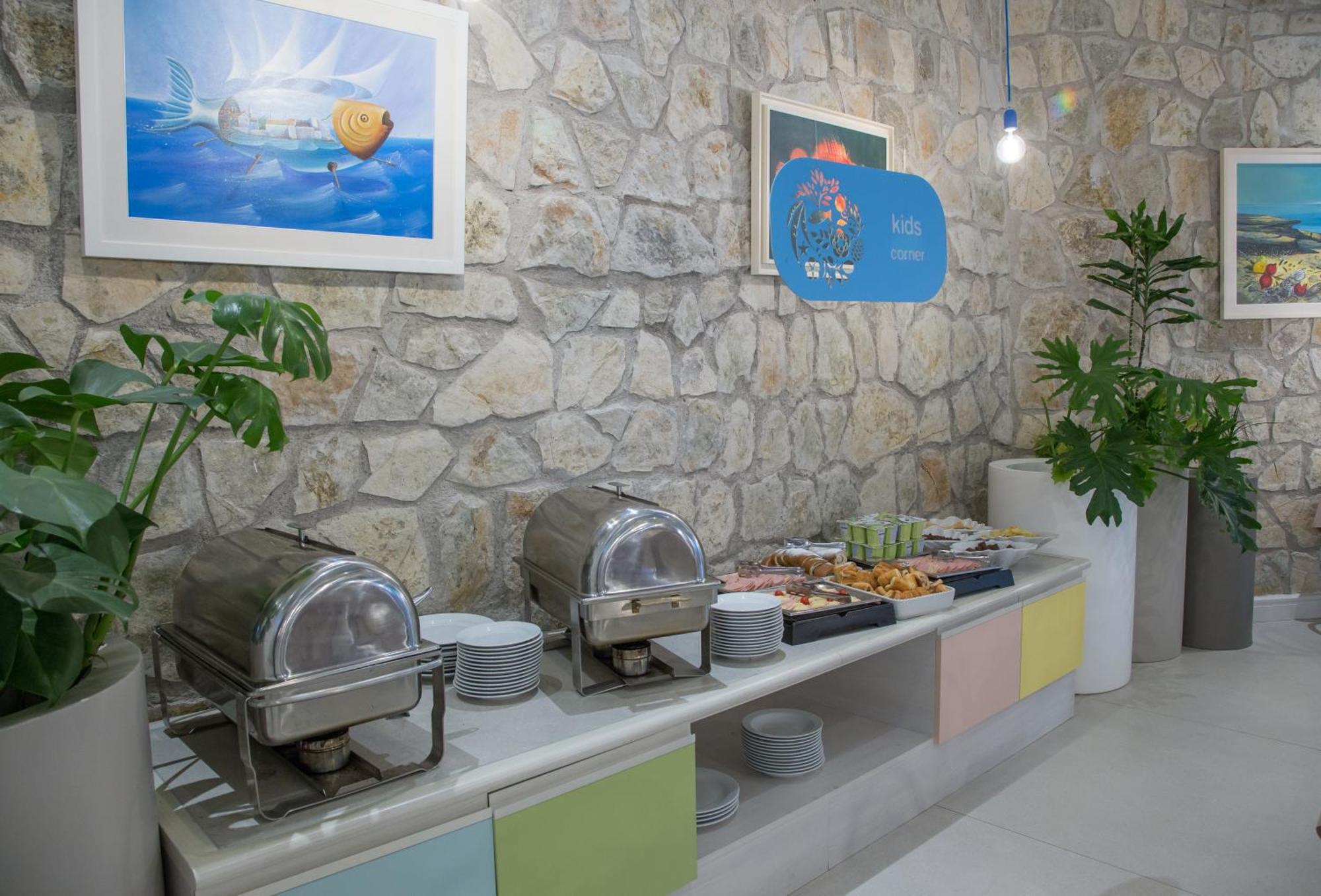 Hotel Slovenska Plaza Lux Budva Kültér fotó
