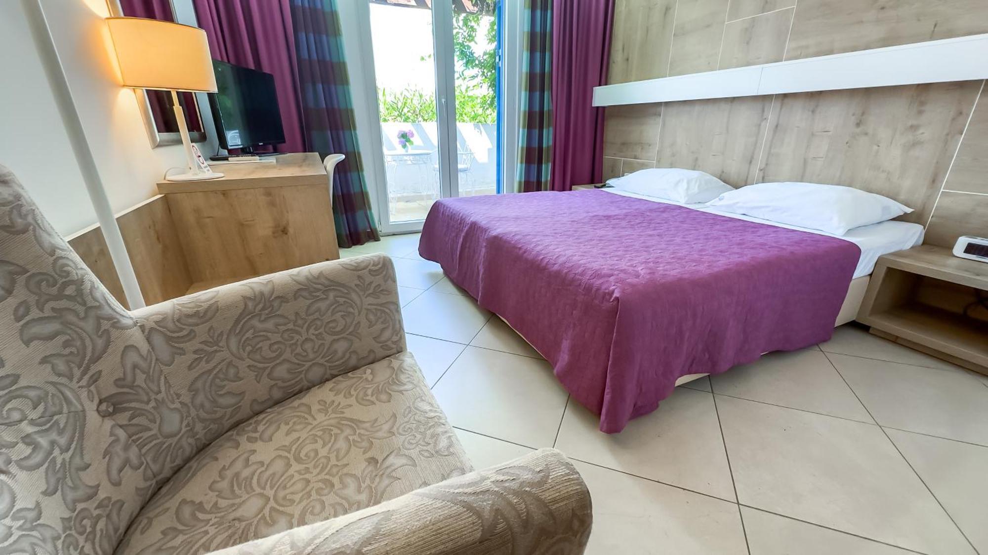 Hotel Slovenska Plaza Lux Budva Kültér fotó