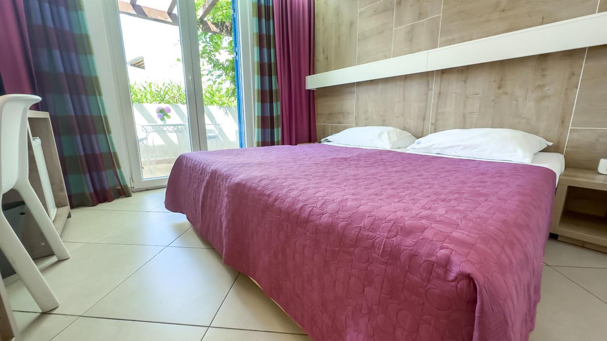 Hotel Slovenska Plaza Lux Budva Kültér fotó