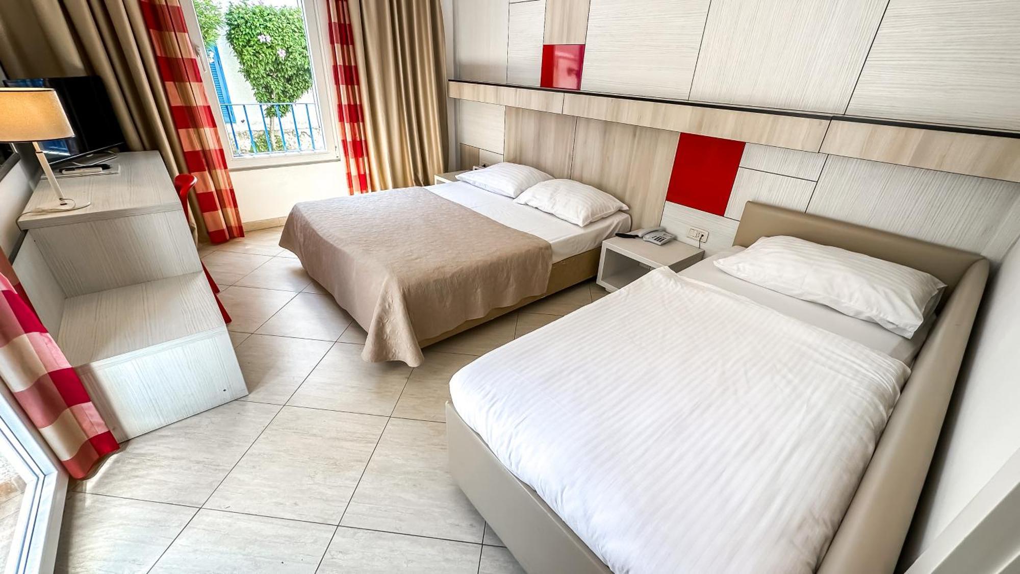 Hotel Slovenska Plaza Lux Budva Kültér fotó