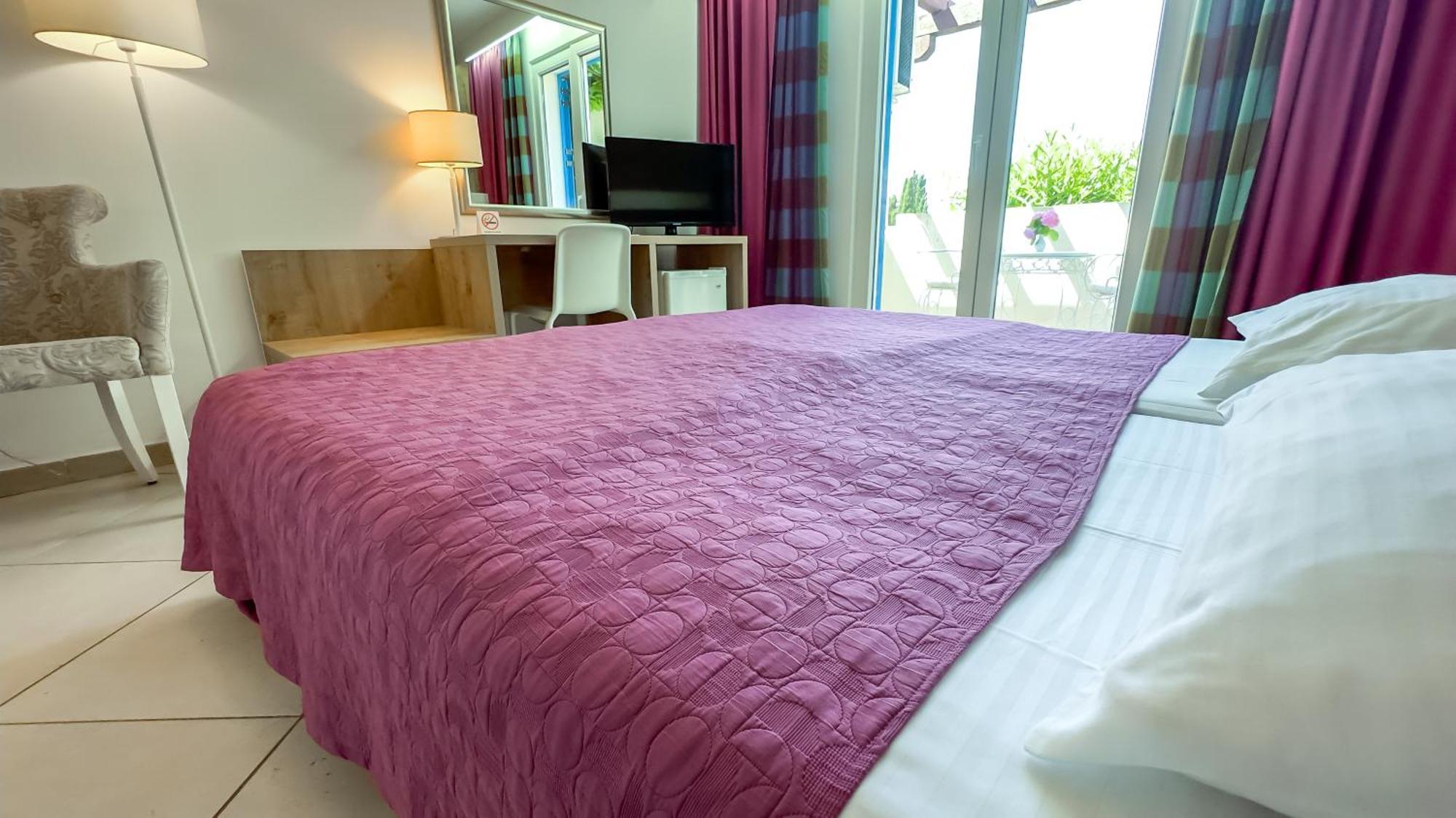 Hotel Slovenska Plaza Lux Budva Kültér fotó