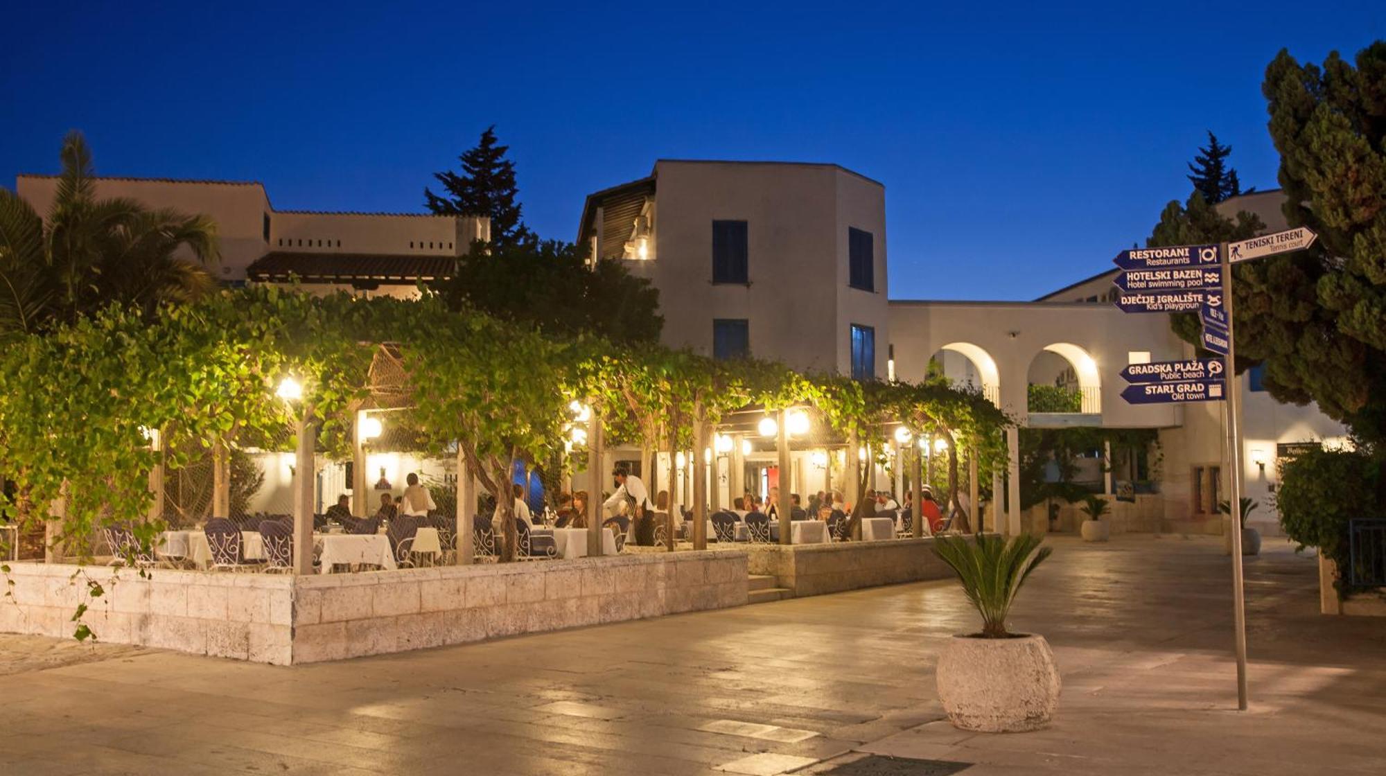 Hotel Slovenska Plaza Lux Budva Kültér fotó